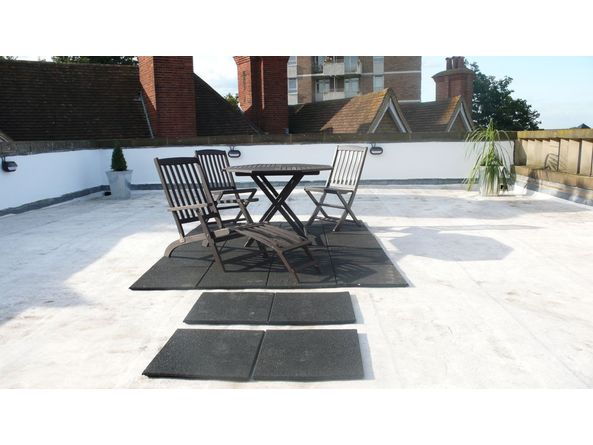 Superb flat central guildford with private roof garden