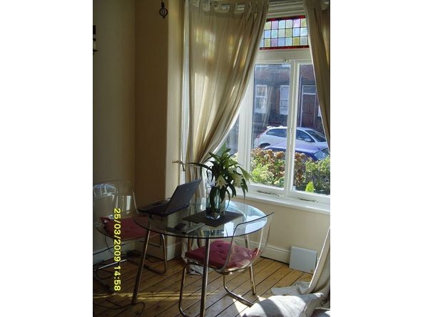 Headingley  lovely high standard  3 dbl bed  original character home to rent recently redecor