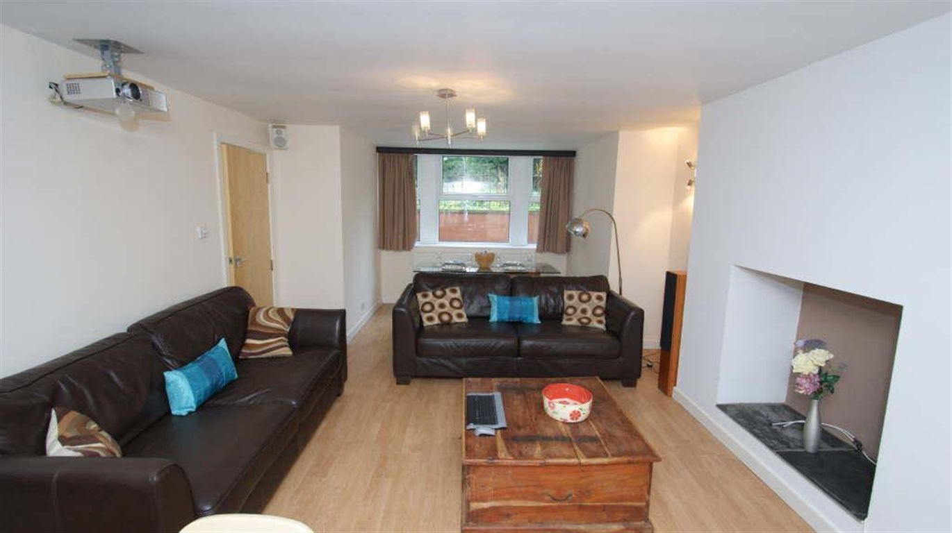 2 Bedroom Flat
