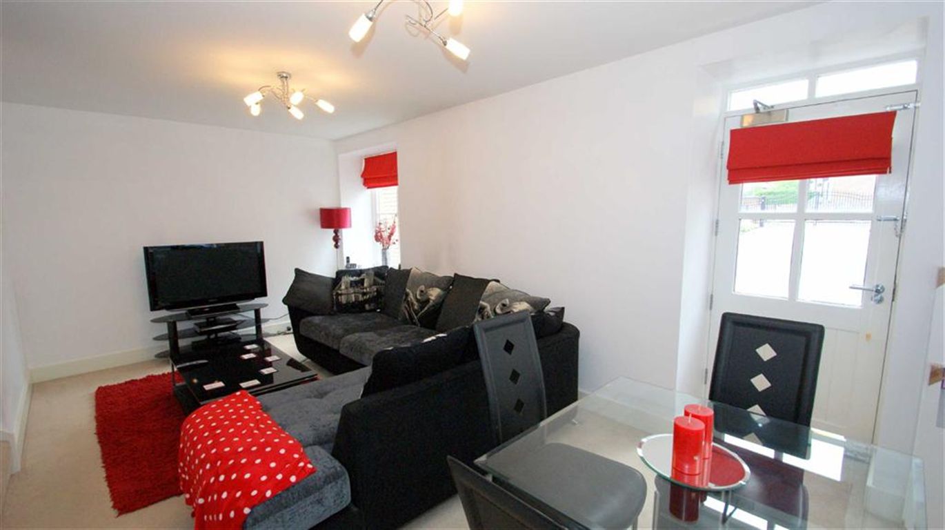 2 Bedroom Apartment - Duplex